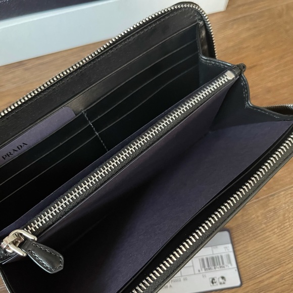 PRADA-AUTHENTIC (NWT) Large Black Saffiano Leather Zip Around Wallet - Picture 9 of 15